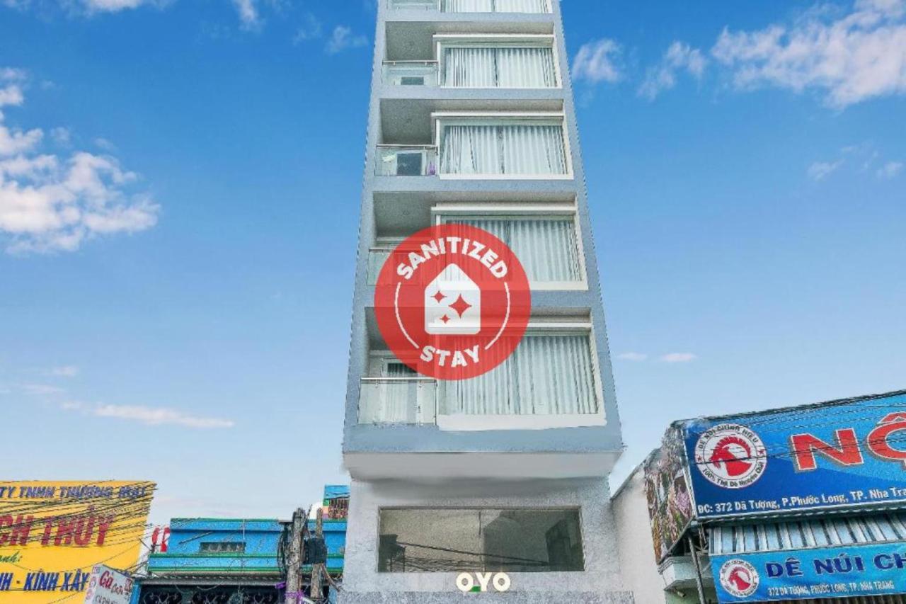 Oyo 176 374 Hotel Nha Trang Exterior photo